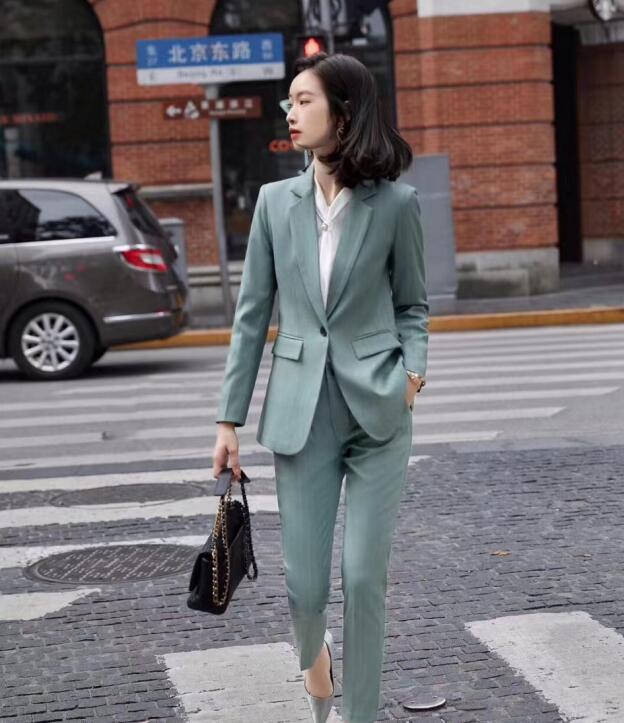 女春秋套職業裝 